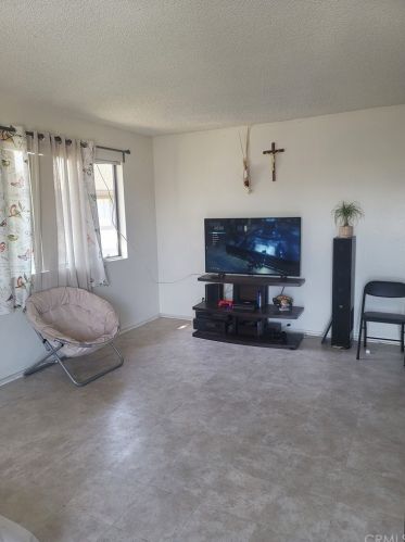 1706 Normandy Pl, Santa Ana CA 92705-4337 exterior