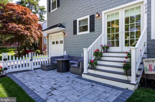 232 Elm Ave, Tavistock NJ 08033-2535 exterior