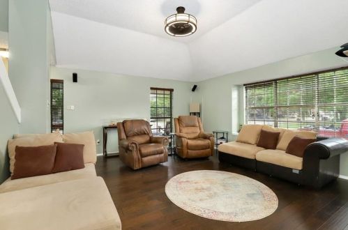 4700 Fallenash Dr, Austin TX  78725-1726 exterior