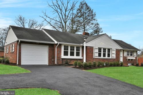 114 Running Pump Rd, Lancaster PA  17603-2245 exterior