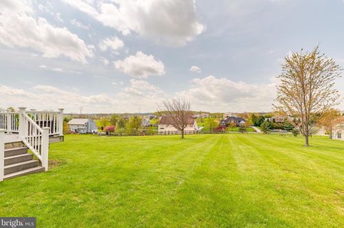 288 Fraser Ct, Charles Town WV  25414-5463 exterior