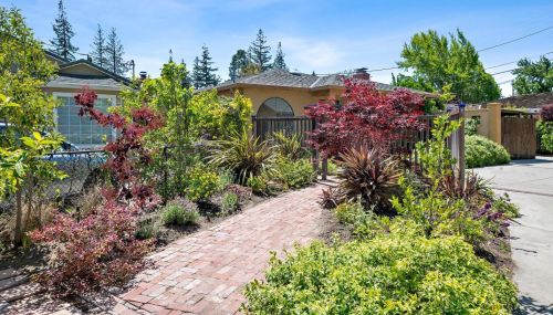 51 Fairhaven Ct, Mountain View, CA 94041-2327