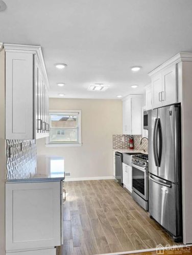 192 Henry Pl, Iselin, NJ 08830-1219