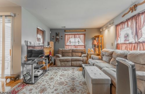 49 Marina View Dr, Sewaren, NJ 07077-1033
