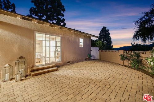 4915 Glencove Ave, Glendale CA 91214-1610 exterior