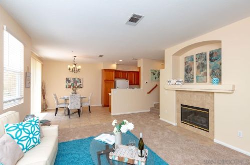 3071 Via Maximo, Carlsbad, CA 92009-3050