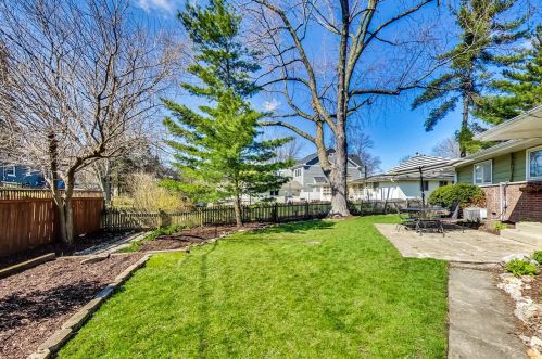 51 Harris Ave, Willowbrook IL  60514-1405 exterior