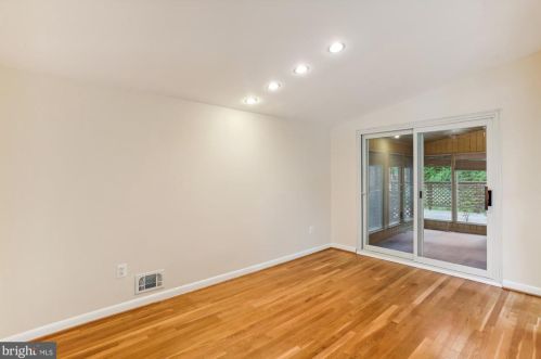 11510 Lockhart Pl, Silver Spring MD 20902-3166 exterior