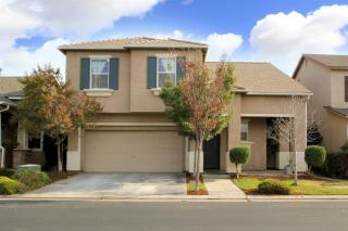 5704 Lemon Tree Ln, Fresno, CA 93722-8206