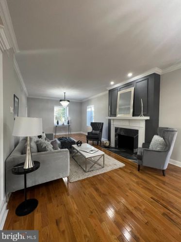 6805 11 St, Philadelphia PA 19147-1244 exterior