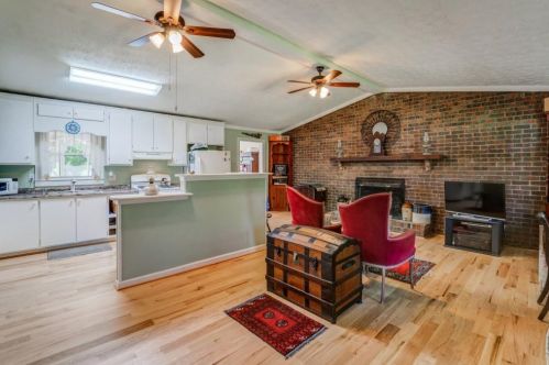 212 Mayflower Dr, Holly Springs, GA 30188-2718