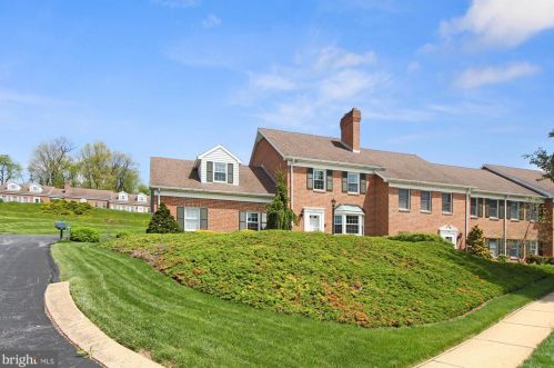 195 Wyntre Brooke Dr, York, PA 17403-4537