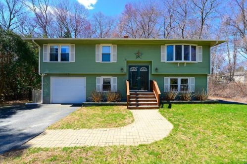 48 Roger Williams Dr, Providence, RI 02919-1027