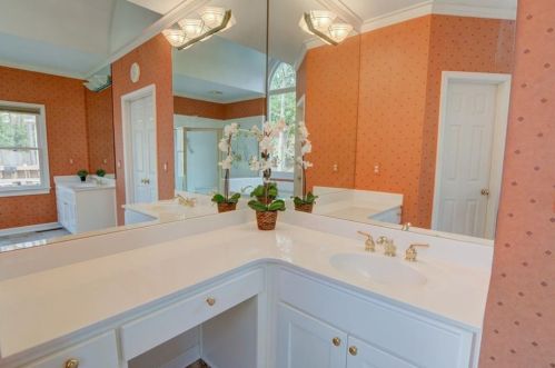 305 Hunting View Ct, Atlanta GA  30328-2779 exterior