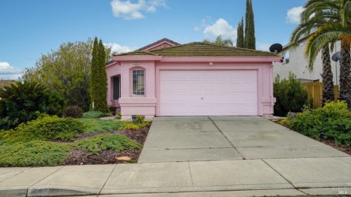 552 Edenderry Dr, Vacaville, CA 95688-8579