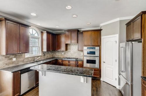 2513 Hughes Ct, Atlanta GA  30331-7896 exterior