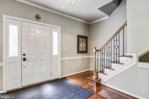 2908 Pleasant Glen Dr, Herndon, VA 20171-2339