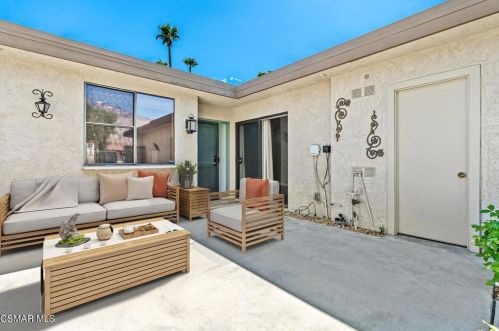 1310 Campeon Cir, Palm Springs, CA 92262-5326