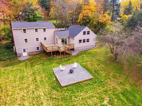 23 Floyd Rd, Derry NH  03038-4822 exterior