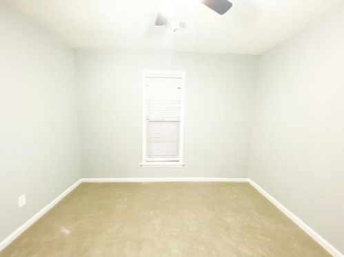 5670 Feldwood Rd, Atlanta GA  30349-2865 exterior