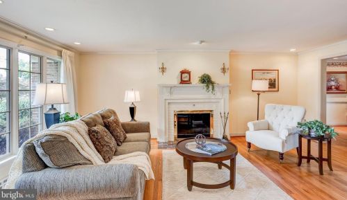 2113 Lyndell Dr, Lancaster PA  17601-5728 exterior