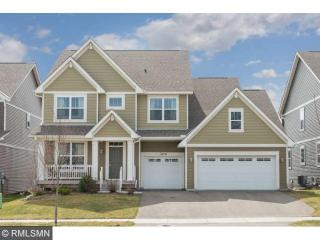 1079 Rosemary Cir, Chaska, MN 55318-4634