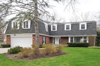 16 Cornell Dr, Half Day, IL 60069-3221
