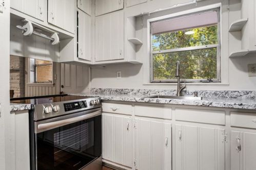 2985 Meadow Lark Dr, Atlanta GA  30344-4033 exterior