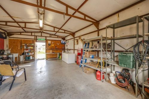 1256 Kentucky Town Rd, Whitewright TX 75491-3502 exterior