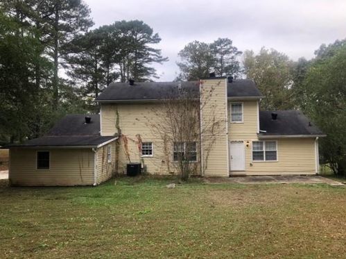 392 Arbor Ridge Dr, Stone Mountain, GA 30087-4701
