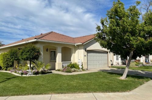 2203 Spring Blossom Ln, Turlock, CA 95382-9737