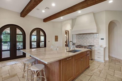 316 Dawn River Cv, Austin TX  78732-1986 exterior