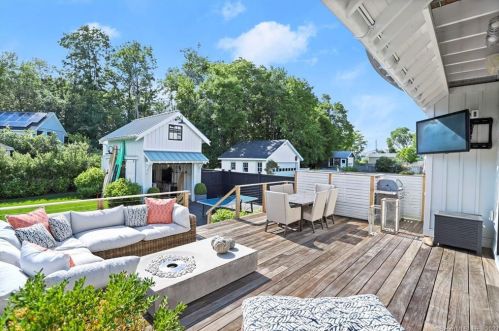 64 Cove Ave, Norwalk CT  06855-2412 exterior