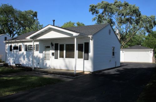 902 Westshire Dr, Joliet, IL 60435-3849