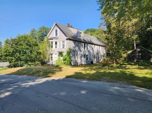 102 Depot St, Livermore Falls, ME 04254-1301