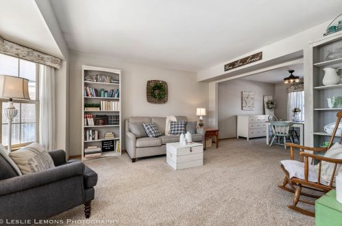 8222 Rosebury Dr, Frankfort, IL 60423-2401