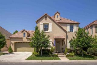 1766 Hughes Ave, Clovis, CA 93619-7548