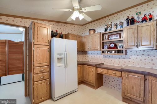 200 Cricklewood Ct, Lancaster PA  17603-2173 exterior