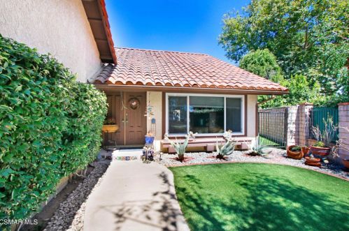 2941 Topaz Ave, Simi Valley, CA 93063-2167