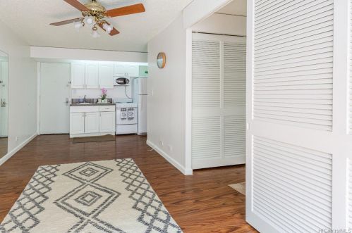 1459 Pele St, Honolulu HI  96813-2064 exterior
