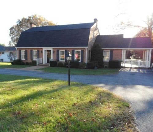 1225 Pickwick Ln, Salem, VA 24153-1713