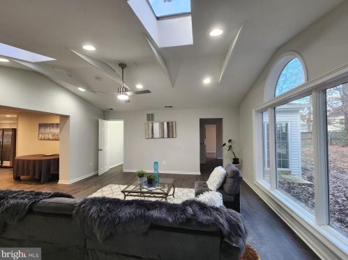 7109 Lamar Dr, Springfield VA  22150-3127 exterior