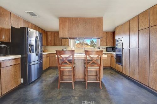 5910 Intervale Dr, Riverside CA  92506-4049 exterior