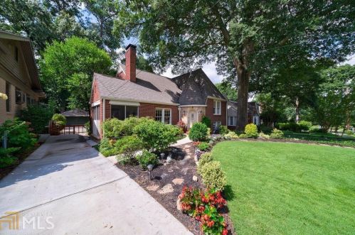 689 Cumberland Cir, Atlanta GA  30306-3256 exterior