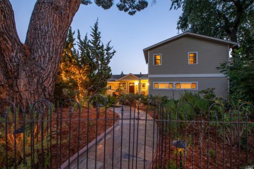 775 Knocknaboul Way, San Rafael, CA 94903-2344