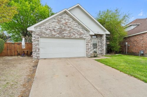 1518 Shalain Dr, Garland TX  75040-4367 exterior