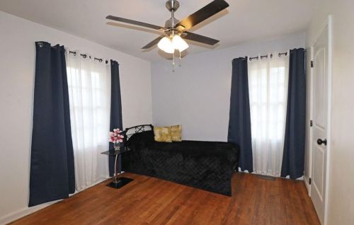 2700 Hood Ave, Atlanta GA  30318-0061 exterior