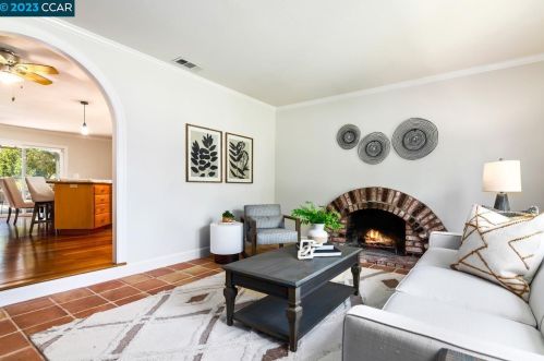 2111 Knollwood Dr, Pacheco, CA 94553-4812