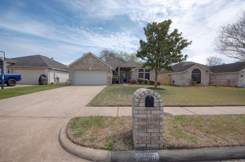 400 Spencer Landing Ln, Morgans Point, TX 77571-9147