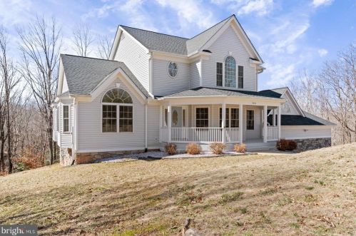 5501 River Oak Ct, Woodbridge, VA 22192-6039